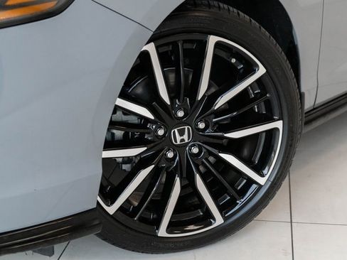 Used 2024 Honda Accord Touring image 2