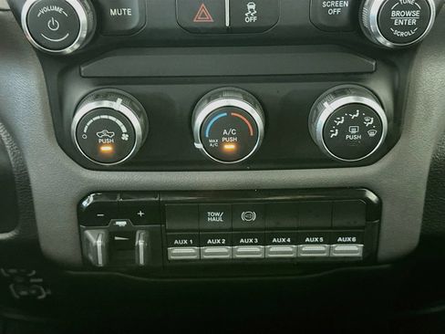 Used 2022 RAM 3500 Big Horn AWD/4WD image 18