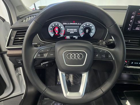 Certified 2025 Audi Q5 2.0T Premium Plus image 14