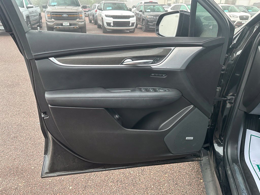 Used 2023 Cadillac XT5 Sportv w/ Technology Package AWD/4WD image 12