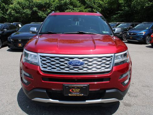 Used 2017 Ford Explorer Platinum AWD/4WD image 3