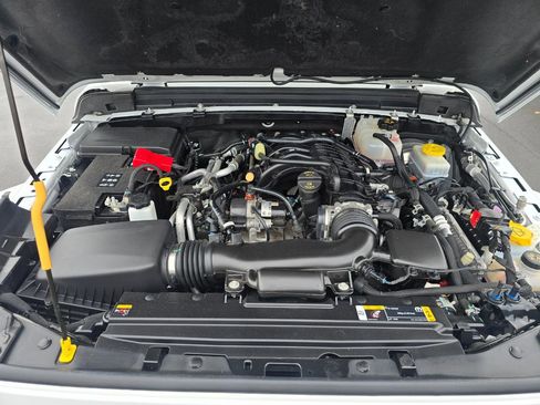 Used 2023 Jeep Wrangler Unlimited Sahara image 18