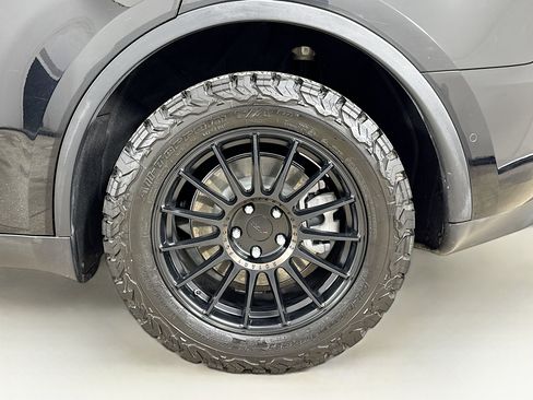 Used 2021 Tesla Model Y Long Range image 34