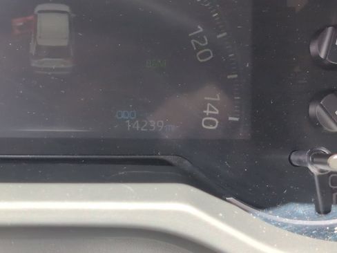 Used 2025 Toyota RAV4 XLE AWD/4WD image 17