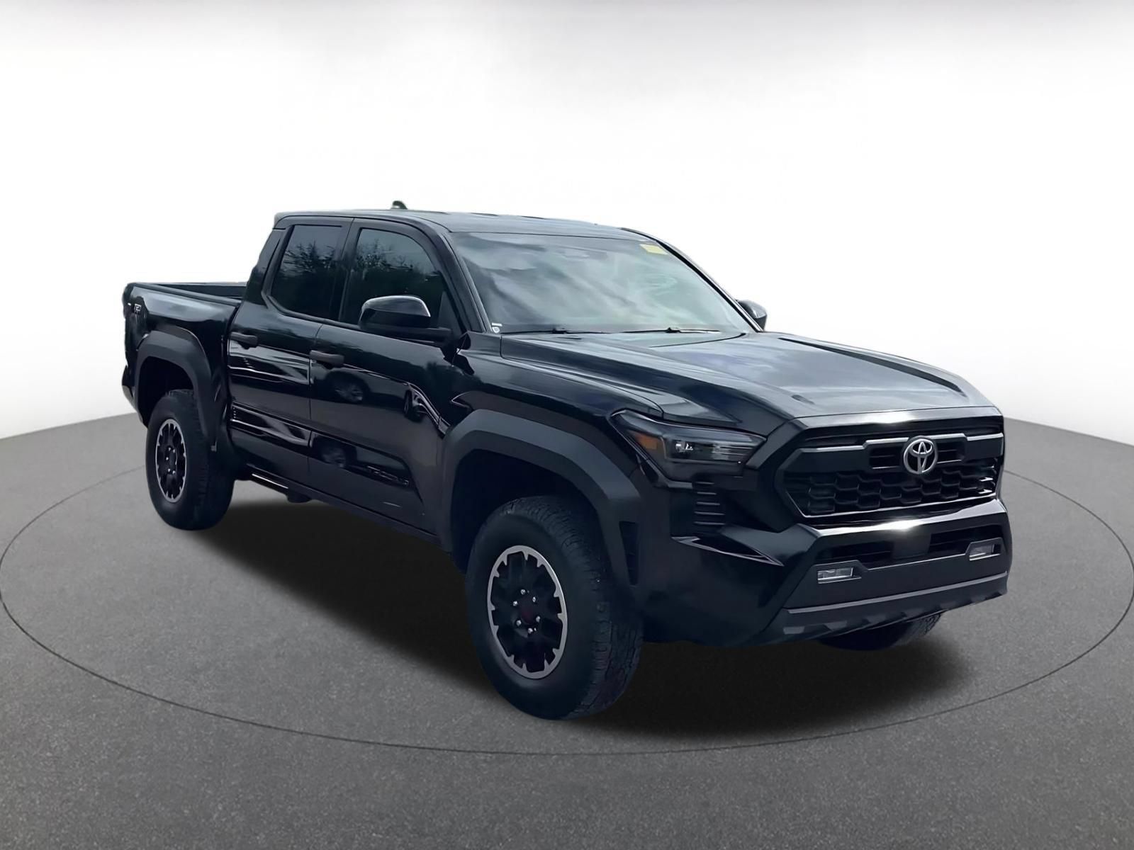 Used 2025 Toyota Tacoma TRD Off-Road AWD/4WD image 2