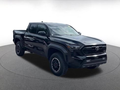 Used 2025 Toyota Tacoma TRD Off-Road AWD/4WD image 2
