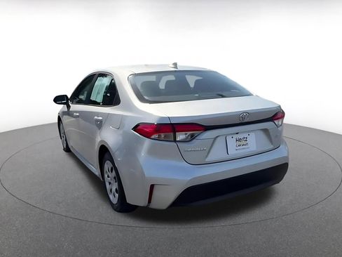 Used 2025 Toyota Corolla LE image 11