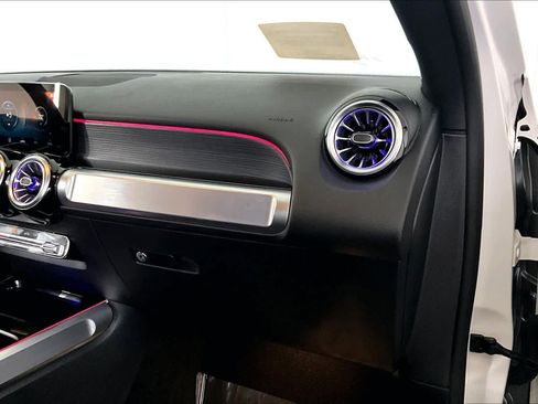 Used 2023 Mercedes-Benz GLB 250 4MATIC image 18