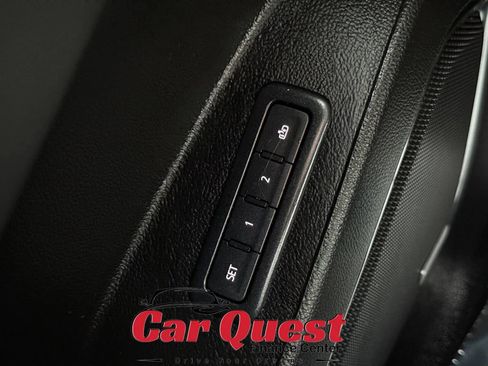 Used 2018 GMC Yukon SLT w/ Premium Edition AWD/4WD image 36