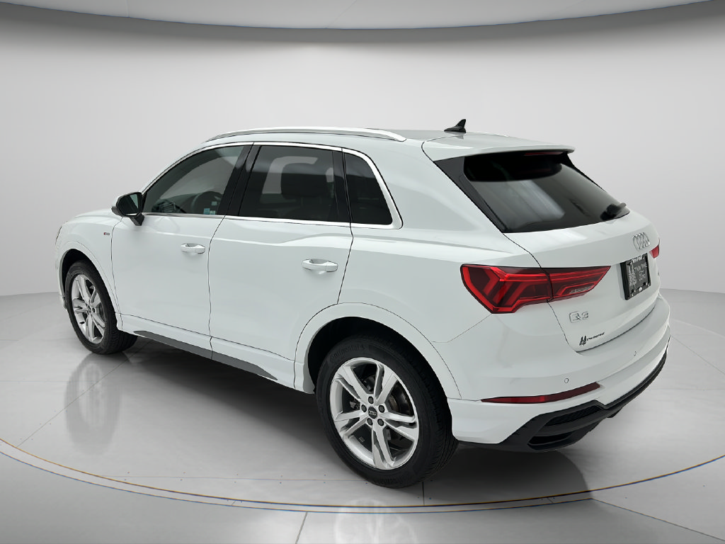Used 2024 Audi Q3 2.0T Premium w/ Convenience Package AWD/4WD image 4