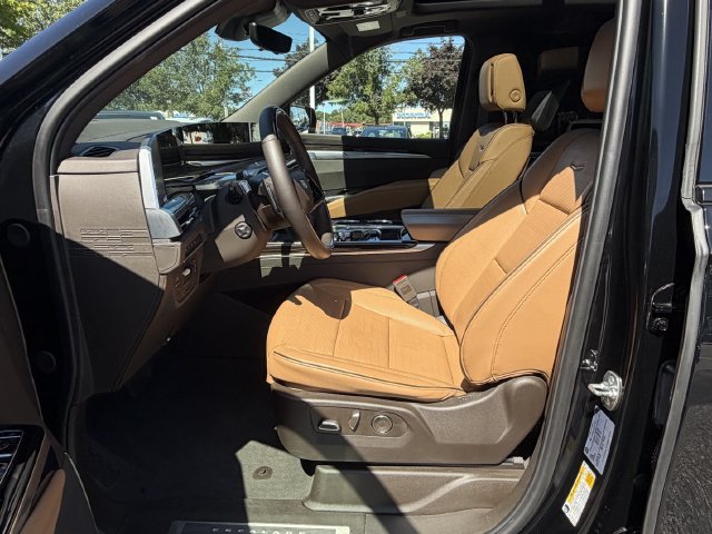 Used 2025 Cadillac Escalade Premium Luxury w/ LPO, Radiant Package AWD/4WD image 27