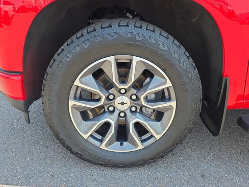 Used 2022 Chevrolet Silverado 1500 RST AWD/4WD image 9
