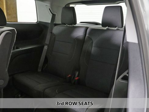 Used 2023 GMC Acadia SLE w/ Driver Convenience Package image 8