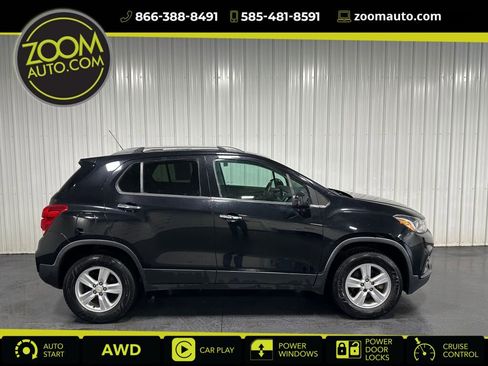 Used 2017 Chevrolet Trax LT w/ LT Convenience Package AWD/4WD image 1