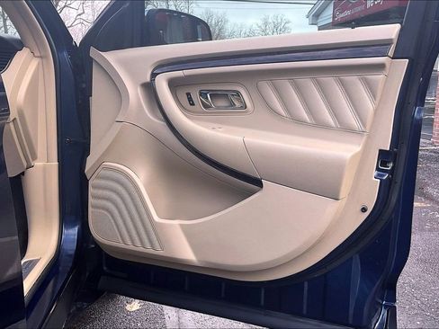 Used 2017 Ford Taurus Limited image 23