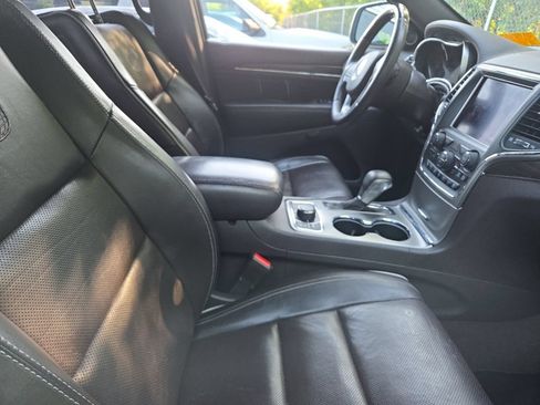 Used 2018 Jeep Grand Cherokee Overland AWD/4WD image 7