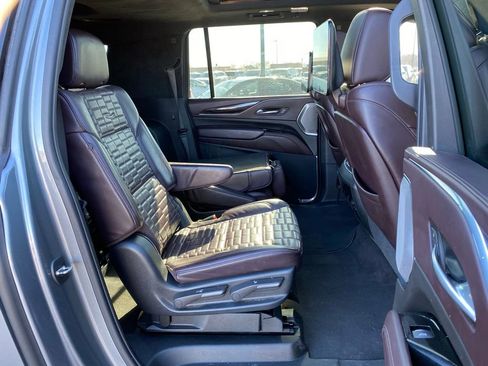 Used 2021 Cadillac Escalade ESV Sport Platinum image 8