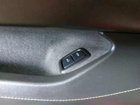 Used 2023 Chevrolet Corvette Stingray Preferred Conv w/ 2LT image 37