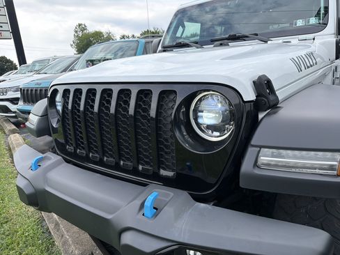 Used 2023 Jeep Wrangler Unlimited w/ Cold Weather Group AWD/4WD image 4