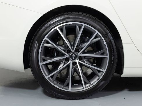 Used 2023 Maserati Ghibli Modena image 17