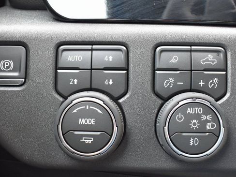 New 2026 Chevrolet Silverado 1500 LT Trail Boss w/ LT Trail Boss Premium Package AWD/4WD image 18