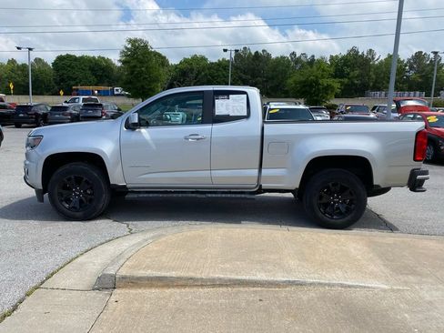Used 2018 Chevrolet Colorado LT w/ LT Convenience Package RWD image 4