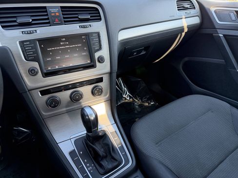 Used 2016 Volkswagen Golf S FWD image 29