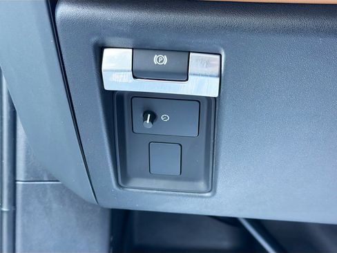 Used 2023 Land Rover Defender 130 X AWD/4WD image 35