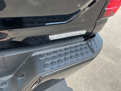 Used 2023 GMC Canyon Elevation w/ Convenience Package image 7