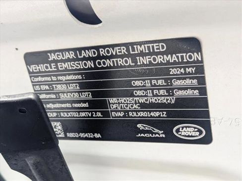 Certified 2024 Land Rover Discovery Sport Dynamic SE image 25