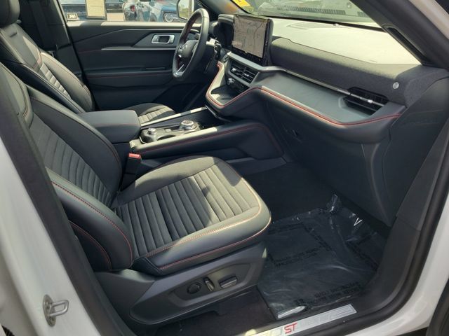 Used 2025 Ford Explorer ST-Line w/ Premium Package RWD image 17