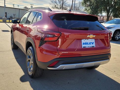 New 2026 Chevrolet Trax LT image 3