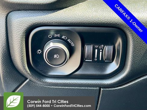 Used 2020 RAM 5500 Tradesman w/ Chrome Appearance Group AWD/4WD image 18