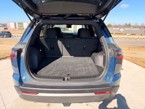 Used 2025 Chevrolet Equinox LT w/ Safety and Technology Package image 29