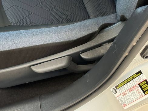 Used 2025 Nissan Versa SV FWD image 22