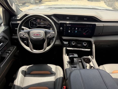 Used 2024 GMC Sierra 1500 AT4 w/ Technology Package AWD/4WD image 15