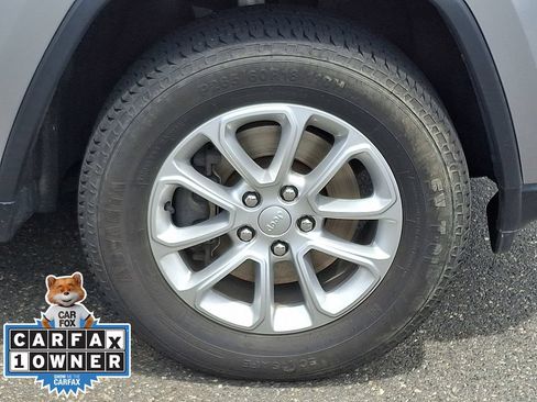 Used 2021 Jeep Grand Cherokee Laredo X AWD/4WD image 8