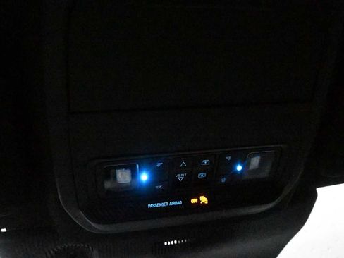 Used 2025 Ford Explorer Platinum RWD image 19