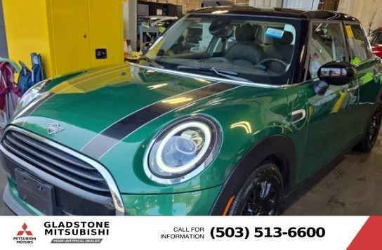 Used 2020 MINI Cooper 4-Door Hardtop w/ Storage Package FWD image 2