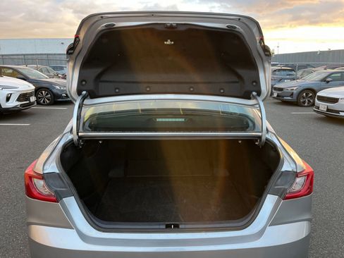 Used 2025 Toyota Camry LE image 30