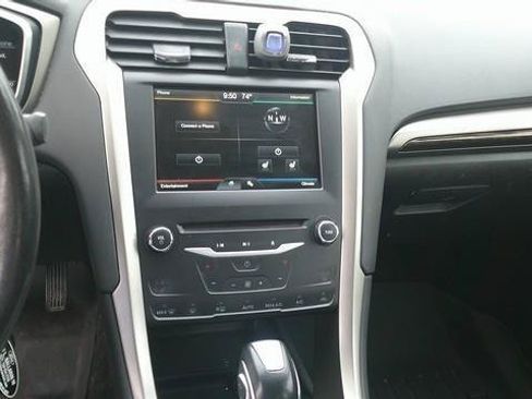 Used 2015 Ford Fusion SE w/ Equipment Group 202A FWD image 7