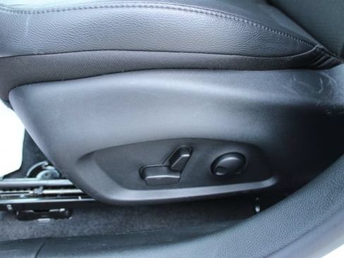Used 2025 Jeep Compass Trailhawk w/ Trailhawk Convenience Group AWD/4WD image 13