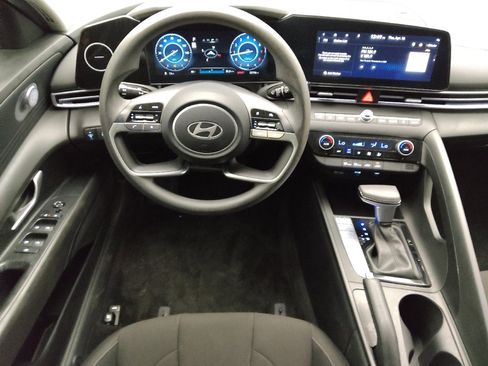 Used 2024 Hyundai Elantra SEL FWD image 22