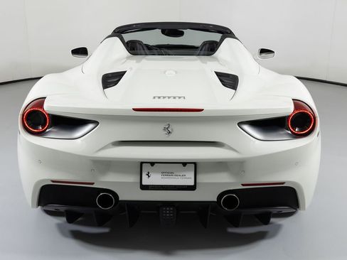 Used 2016 Ferrari 488 Spider image 27