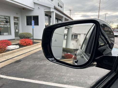 New 2025 Jeep Grand Cherokee image 19