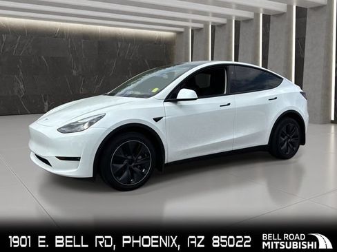 Used 2024 Tesla Model Y Long Range AWD/4WD image 1