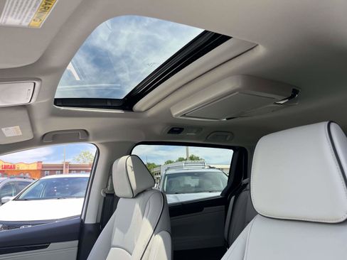 New 2026 Honda Odyssey Touring image 10