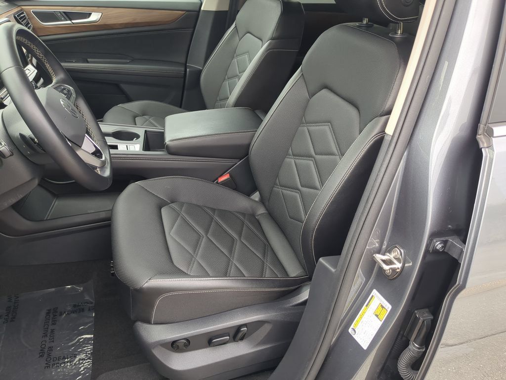Certified 2024 Volkswagen Atlas SE FWD image 20