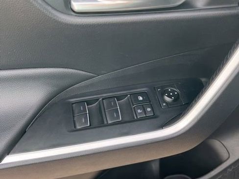 Used 2025 Toyota RAV4 XLE AWD/4WD image 31