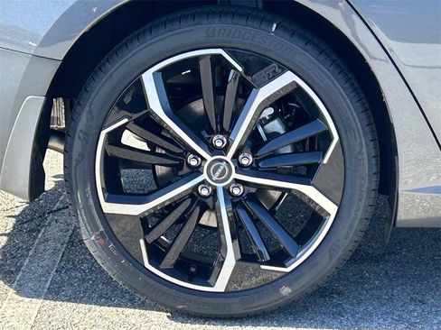 New 2025 Nissan Altima 2.5 SR w/ SR Premium Package image 7